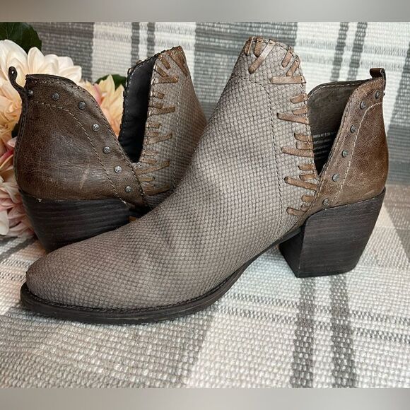 OTBT Santa Fe Textured half boot Size 8.5 - Picture 1 of 6